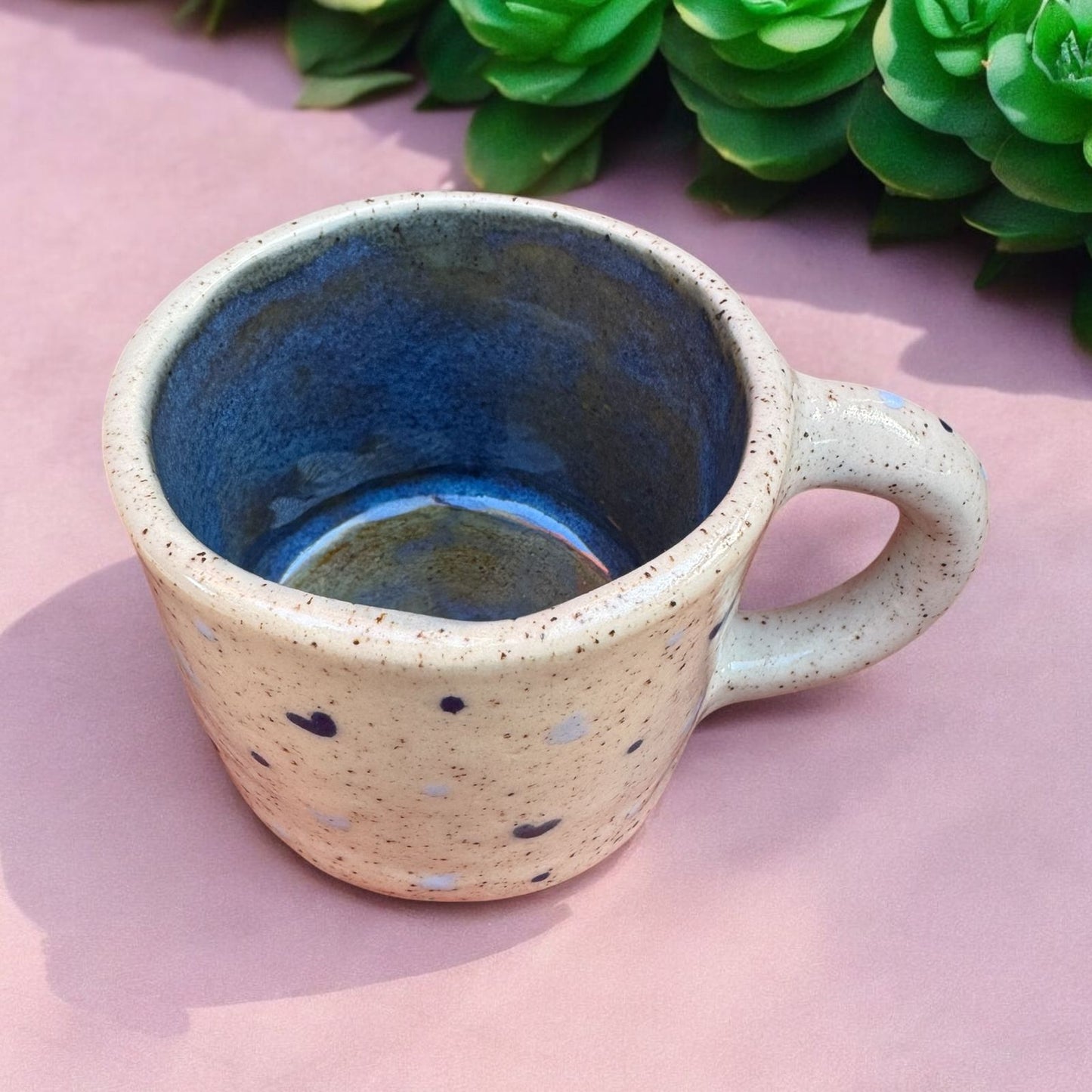 Susurros del Alba – Taza de Corazón con Platito Encantado