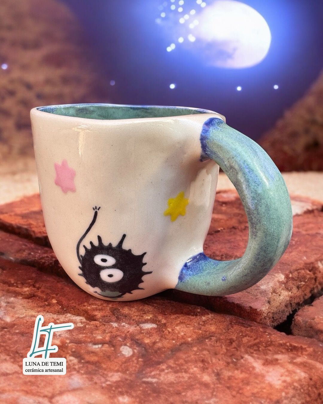 Taza Susuwatari con Platito - Un Toque de Fantasía para tu Café